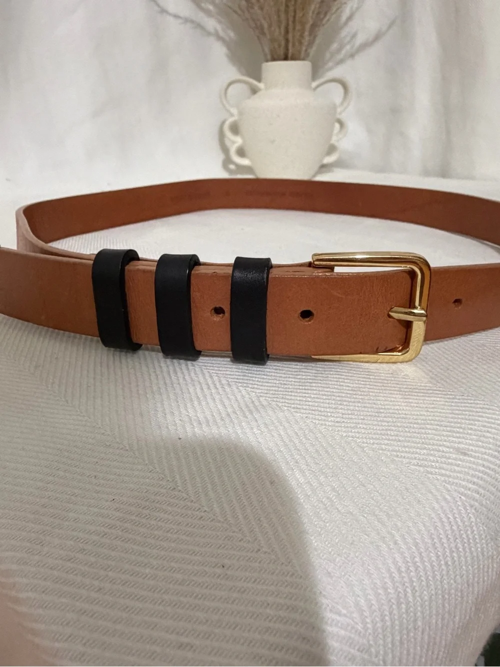 Club Monaco Women’s Belt Brown black Leather Gold Buckle Minimalist Neutral S